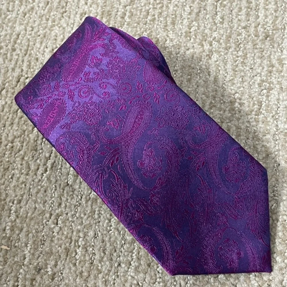 Charles Tyrwhitt Necktie‎ Mens OS Purple Excellent Silk Paisley Print Tie